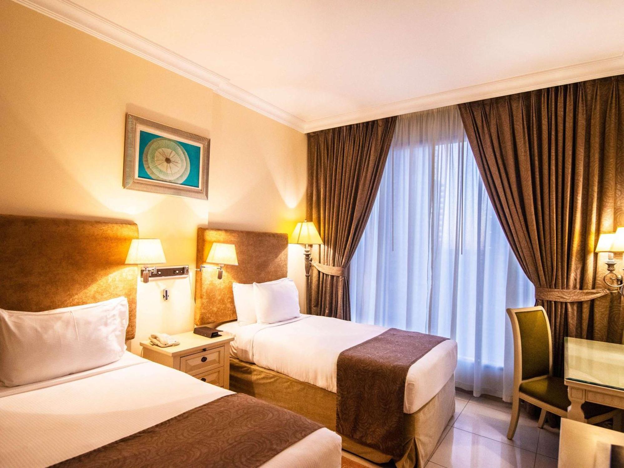 Mercure Dubai Barsha Heights Hotel Suites And Apartments Eksteriør billede