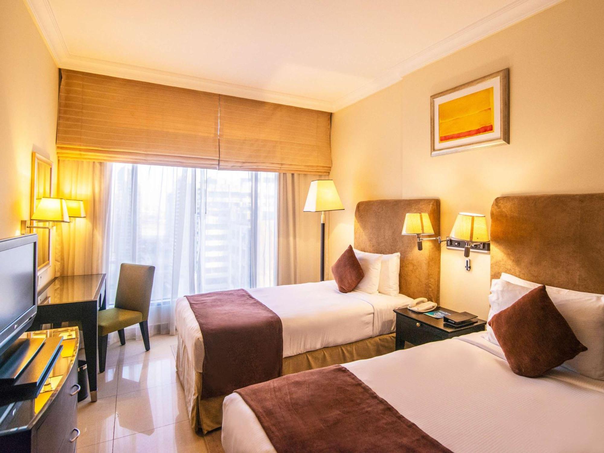 Mercure Dubai Barsha Heights Hotel Suites And Apartments Eksteriør billede