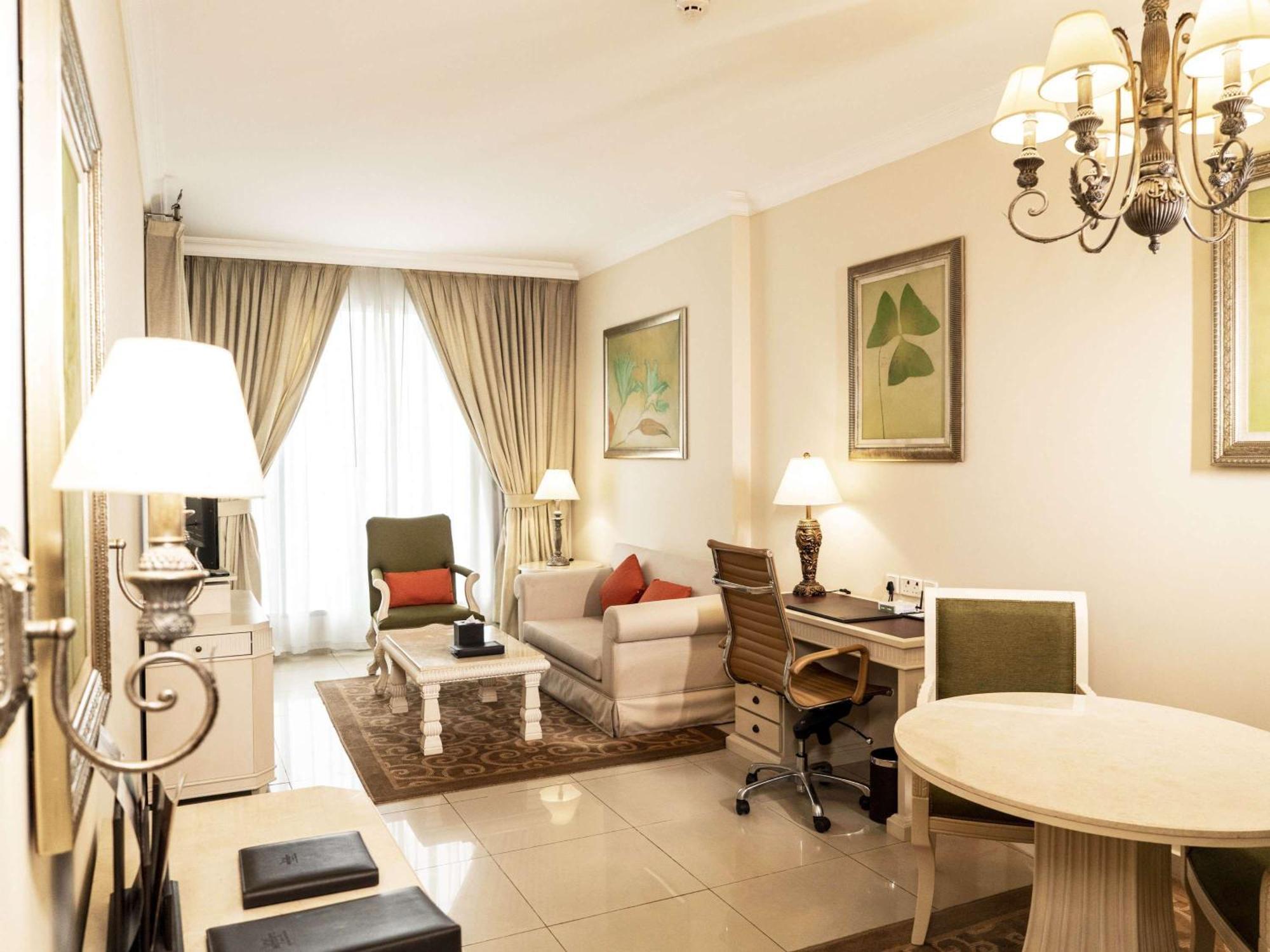 Mercure Dubai Barsha Heights Hotel Suites And Apartments Eksteriør billede